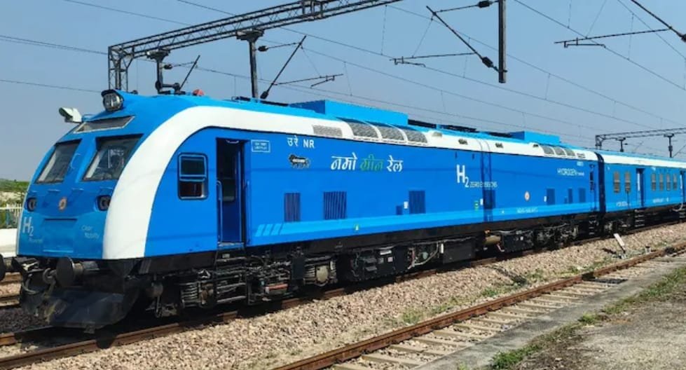 भारत की पहली हाइड्रोजन ट्रेन का सफल ट्रायल रन: हरियाणा में 70 किमी/घंटा की रफ्तार से ग्रीन रेल यात्रा की शुरुआत | New India Times