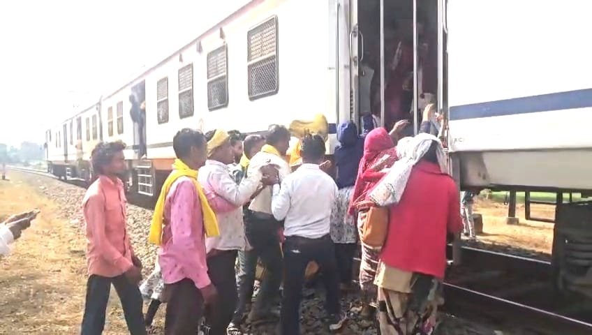 बरेलीपार रेलवे स्टेशन पर मूलभूत सुविधाओं का अभाव, ग्राम पंचायत ने डीआरएम नागपुर को लिखा पत्र | New India Times