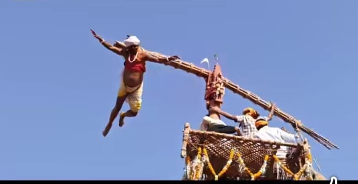 धुलेंडी पर मनाई जाती है अनोखी ‘गल बाबजी’ परंपरा, झाबुआ अंचल की आदिवासी आस्था की अनमोल धरोहर | New India Times