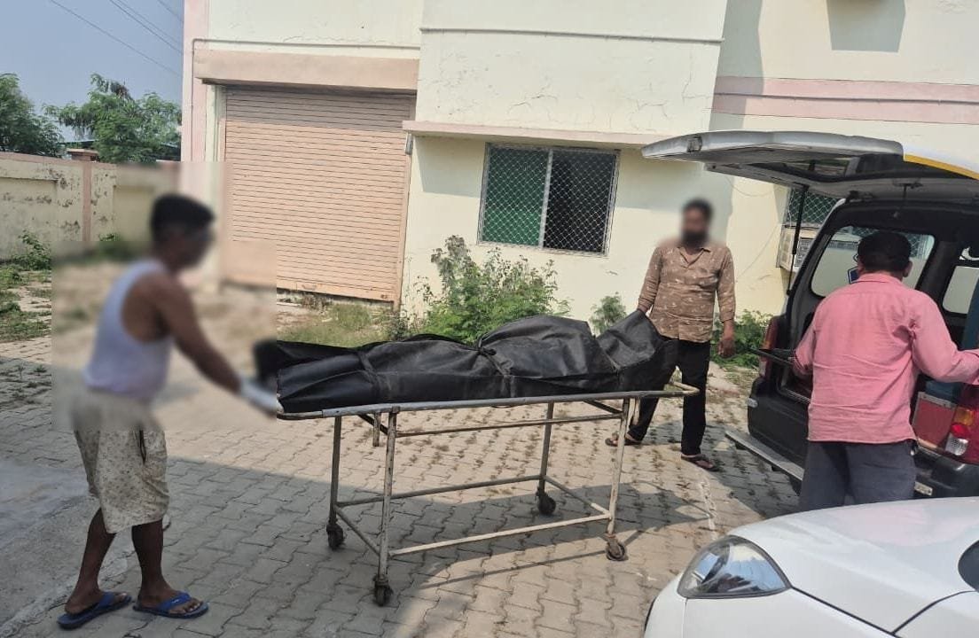 मझोला थाना क्षेत्र में नाले में मिला अज्ञात युवक का शव, शिनाख्त में जुटी पुलिस | New India Times