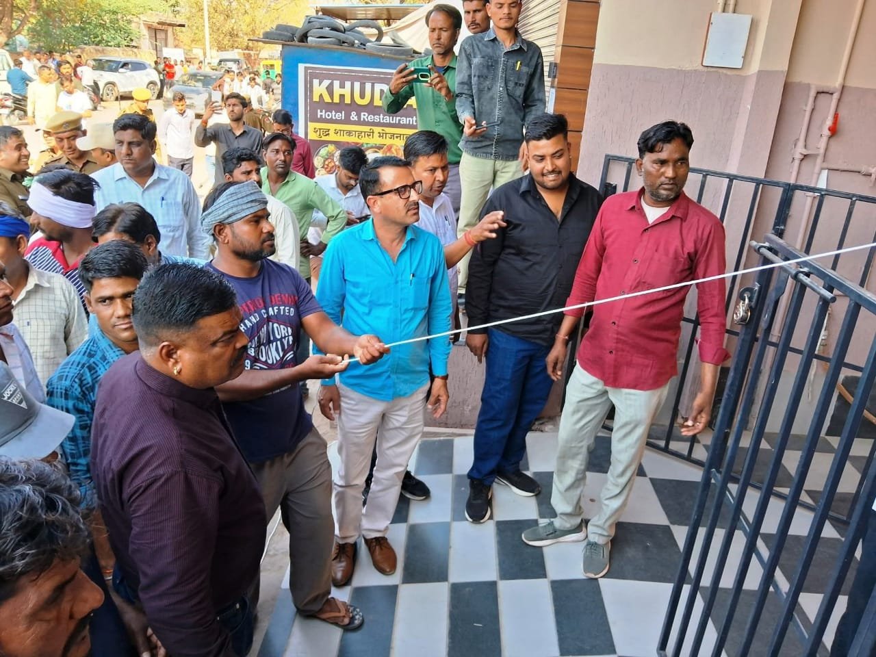 मनीराम मंडा हत्याकांड में प्रशासन का बड़ा एक्शन, आरोपी की साझेदारी वाला होटल सीज | New India Times