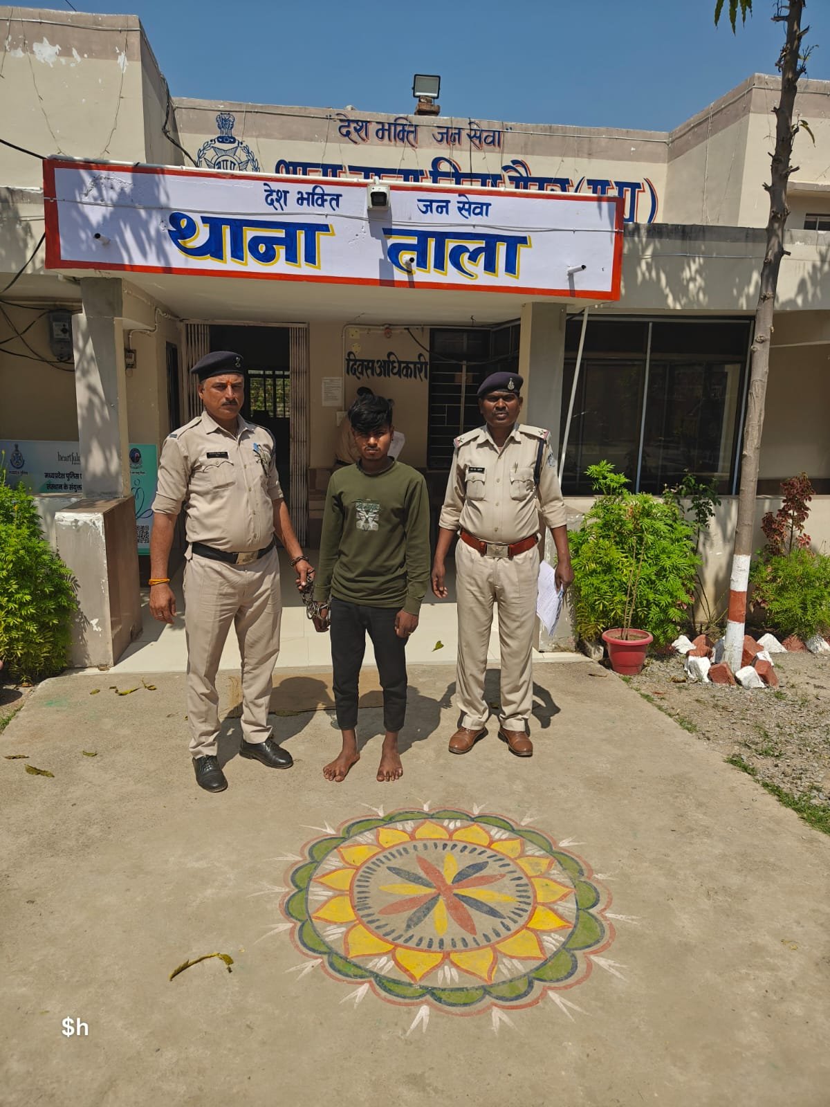 ताला थाना पुलिस की बड़ी कार्रवाई: नाबालिग के अपहरण व दुष्कर्म मामले में सहयोगी आरोपी गिरफ्तार | New India Times