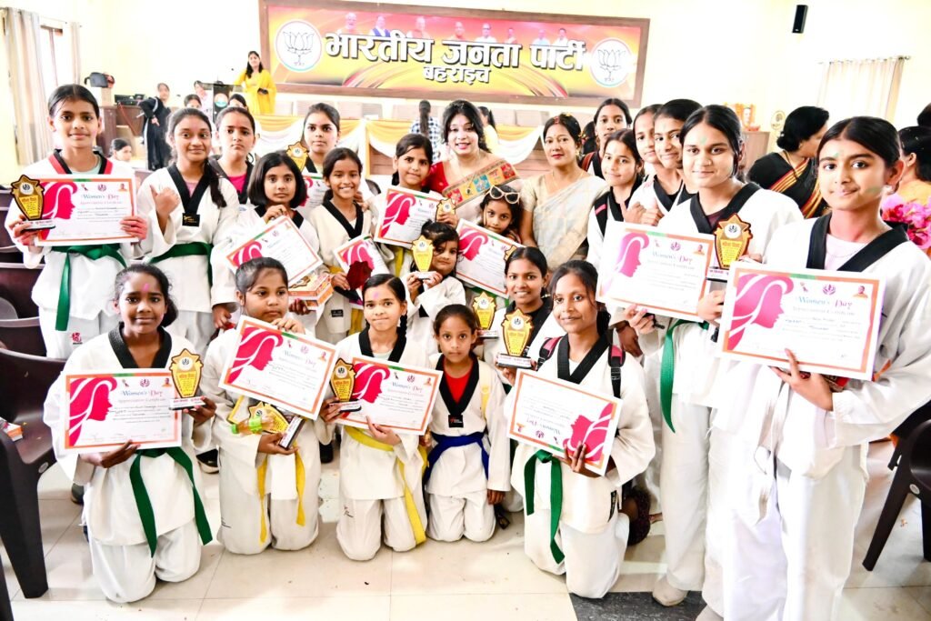 अंतरराष्ट्रीय महिला दिवस पर भाजपा कार्यालय में महिलाओं का सम्मान, डॉ. प्रज्ञा त्रिपाठी ने बढ़ाया हौसला 4 अंतरराष्ट्रीय महिला दिवस पर भाजपा कार्यालय में महिलाओं का सम्मान, डॉ. प्रज्ञा त्रिपाठी ने बढ़ाया हौसला | New India Times