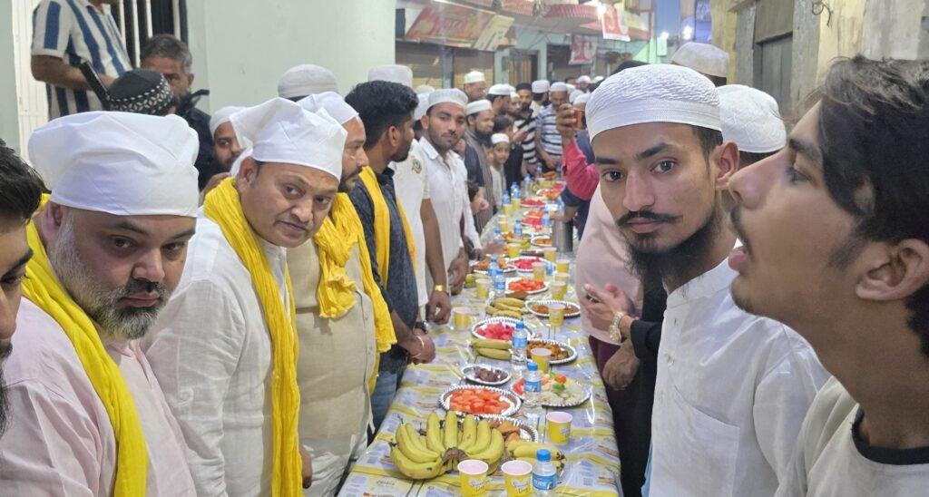 असलतपुरा में रोज़ा इफ्तारी का आयोजन, रवि चौधरी ने दिया आपसी भाईचारे और सौहार्द का संदेश | New India Times