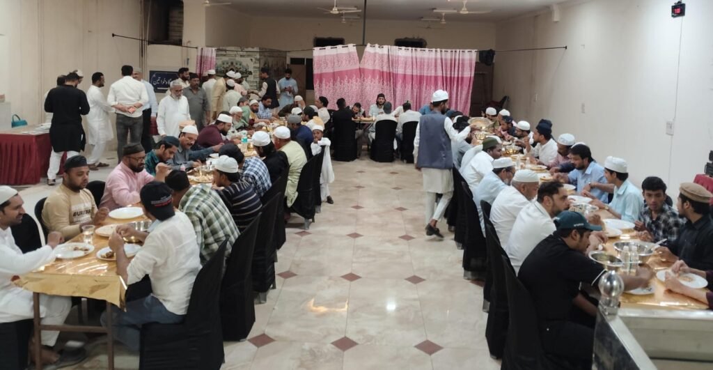 APCR भोपाल के रोज़ा इफ्तार में सिविल सोसाइटी की भागीदारी, मुल्क के अमन-चैन और तरक्की के लिए हुई दुआ 2 APCR भोपाल के रोज़ा इफ्तार में सिविल सोसाइटी की भागीदारी, मुल्क के अमन-चैन और तरक्की के लिए हुई दुआ | New India Times