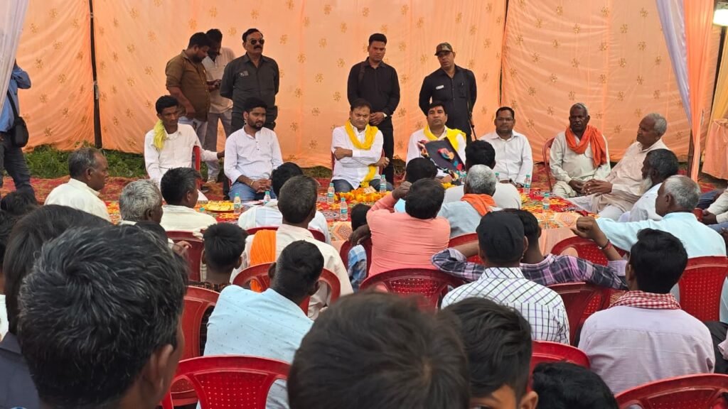 जन चौपाल के जरिए सुभासपा की नीतियों का प्रचार, रवि चौधरी ने सुनीं क्षेत्रवासियों की समस्याएं | New India Times