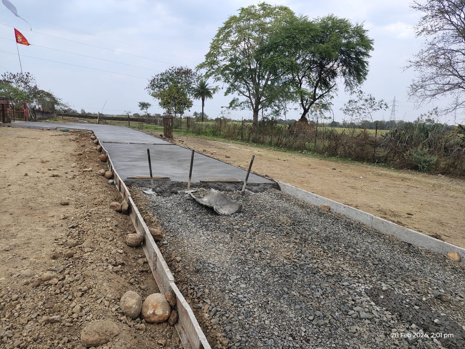 भगवान बेरीसाल दादा मंदिर मार्ग की सीसी सड़क में घटिया निर्माण का आरोप, ग्राम पंचायत बेलढाना में भ्रष्टाचार की चर्चा तेज़ | New India Times