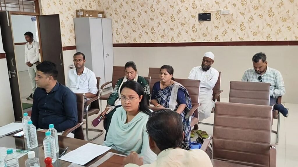 जुन्नारदेव सामुदायिक स्वास्थ्य केंद्र में आरकेएस की बैठक, गुटखा थूकने पर ₹100 जुर्माना और कानूनी कार्रवाई का फैसला | New India Times