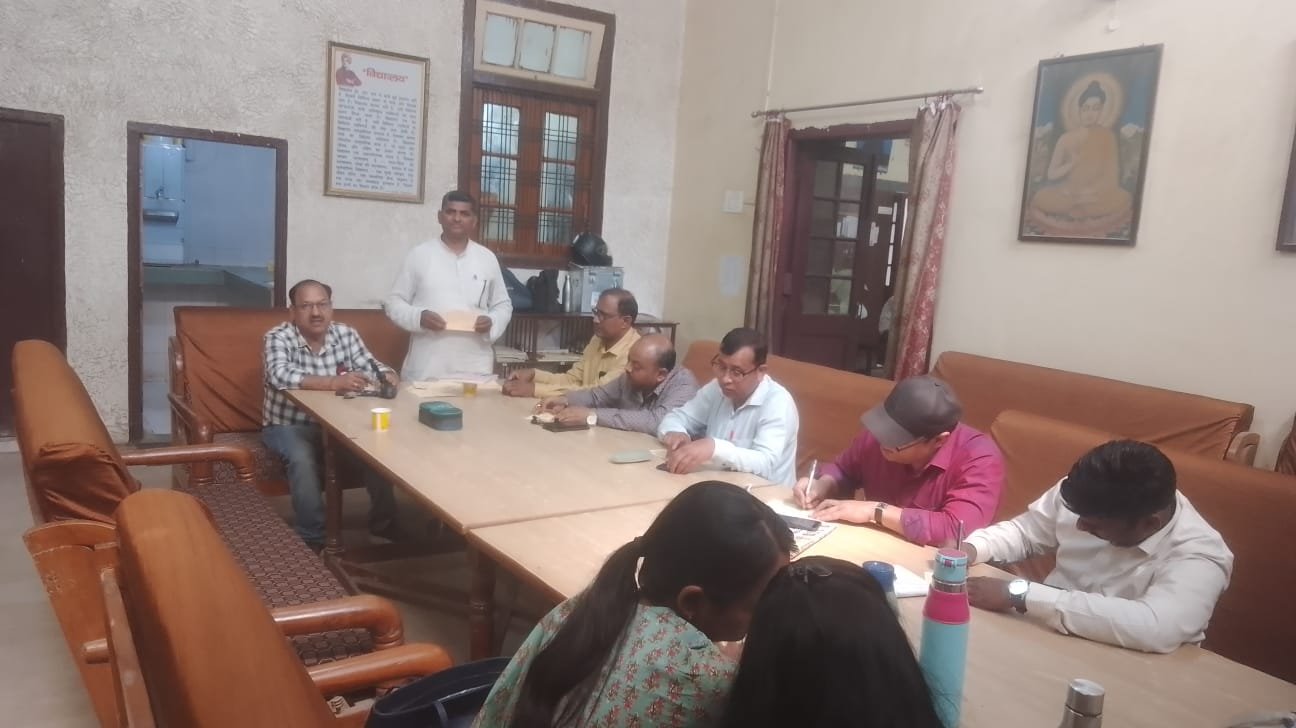 टेट अनिवार्यता से मुक्ति की मांग को लेकर शिक्षकों का ईमेल-पोस्टकार्ड अभियान, 13 अप्रैल को मशाल जुलूस 1 टेट अनिवार्यता से मुक्ति की मांग को लेकर शिक्षकों का ईमेल-पोस्टकार्ड अभियान, 13 अप्रैल को मशाल जुलूस | New India Times