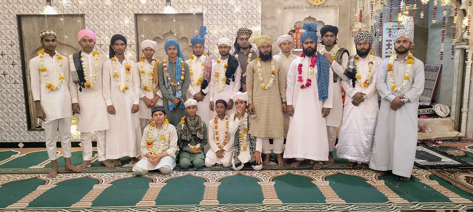 मौ नगर की मस्जिद रहमानिया में कुरान शरीफ मुकम्मल, जलसे से रौशन हुई मस्जिद 1 मौ नगर की मस्जिद रहमानिया में कुरान शरीफ मुकम्मल, जलसे से रौशन हुई मस्जिद | New India Times