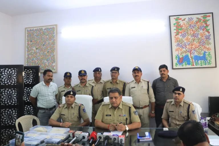 सेल्समैन से 2.53 लाख की लूट करने वाले 5 आरोपी गिरफ्तार, पुलिस ने नगदी और वाहन बरामद किए | New India Times