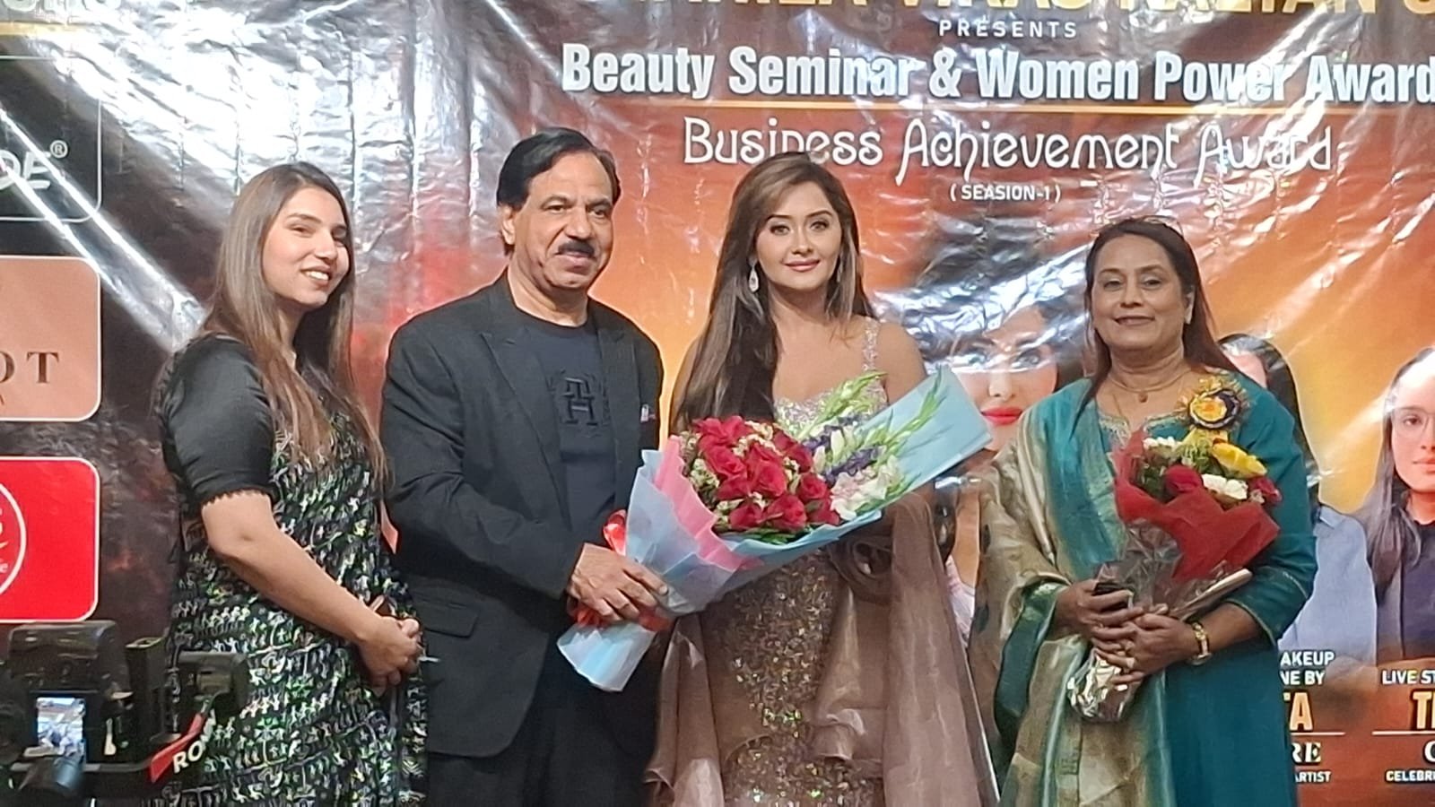 भोपाल में महिला सशक्तिकरण अवॉर्ड समारोह सम्पन्न, टीवी स्टार कांची सिंह ने प्रतिभाओं को किया सम्मानित | New India Times