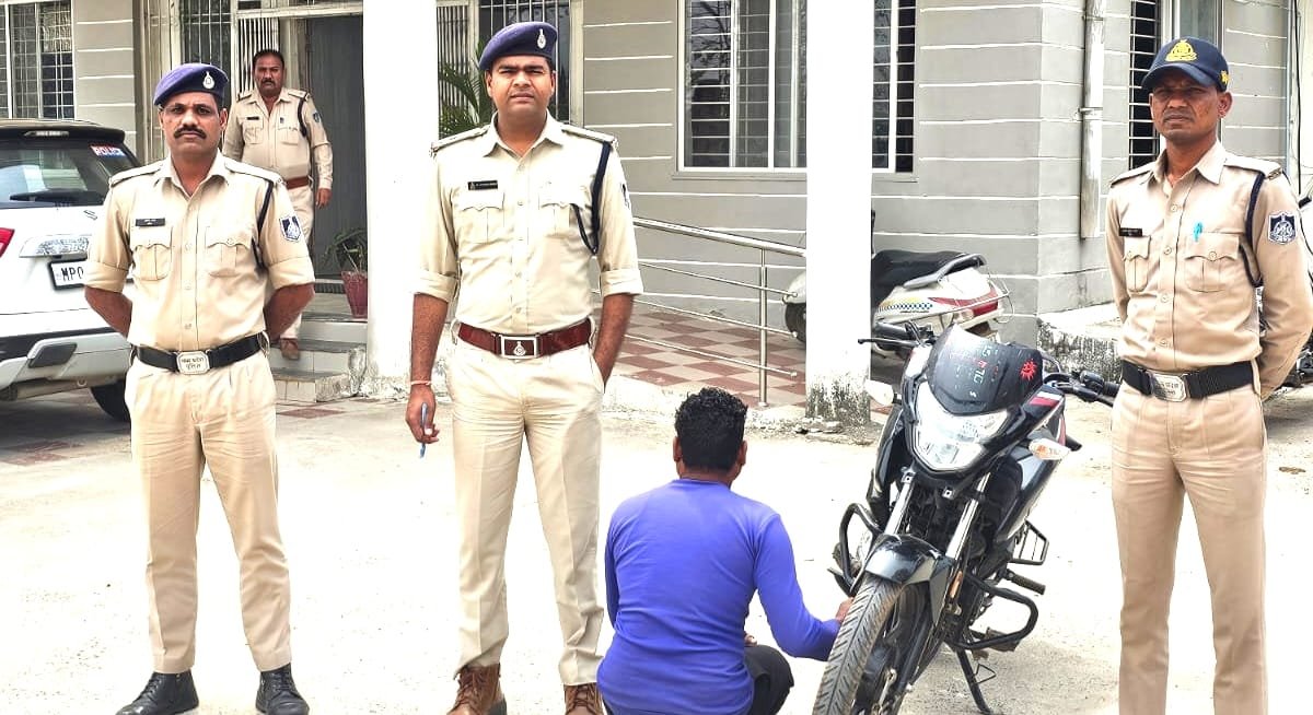माहुलझिर पुलिस की बड़ी कार्रवाई: चोरी की मोटरसाइकिल बरामद, आरोपी गिरफ्तार | New India Times