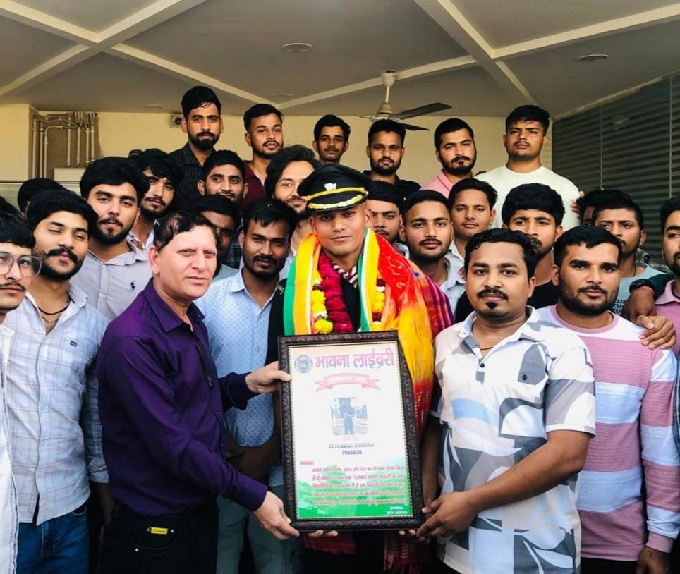 लेफ्टिनेंट कर्नल बने देवेंद्र शर्मा का मथुरा में भव्य रोड शो, युवाओं को दिया अनुशासन और मेहनत का संदेश | New India Times