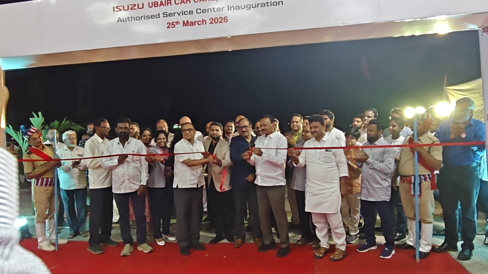 यवतमाल में ISUZU सब-डीलर और अधिकृत सर्विस सेंटर का भव्य उद्घाटन, ईद मिलन समारोह के साथ हुआ आयोजन 1 यवतमाल में ISUZU सब-डीलर और अधिकृत सर्विस सेंटर का भव्य उद्घाटन, ईद मिलन समारोह के साथ हुआ आयोजन | New India Times