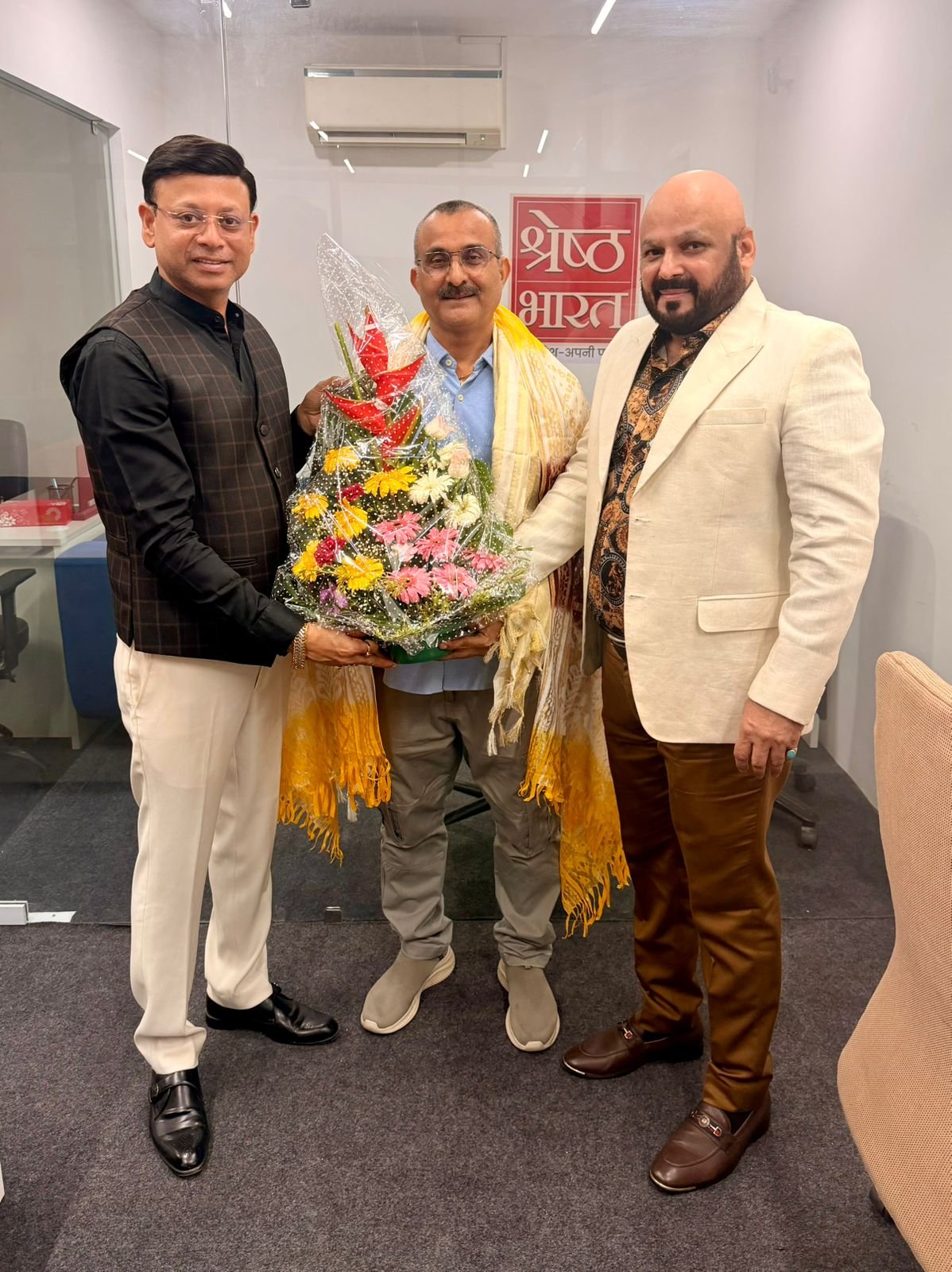 NDTV के 20 साल के अनुभवी पत्रकार सुनील सिंह ने नए ऑफिस के साथ शुरू की नई पारी | New India Times