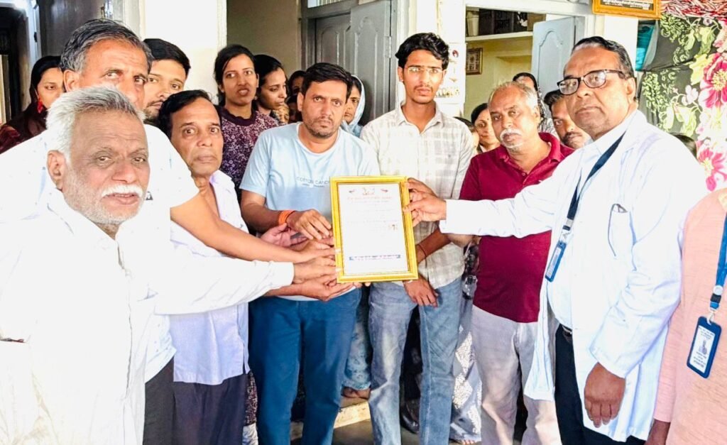 झकनावदा में शोक की लहर: जिनशासन के सेवक कनकमल मांडोत का निधन, परिवार ने किया नेत्रदान 2 झकनावदा में शोक की लहर: जिनशासन के सेवक कनकमल मांडोत का निधन, परिवार ने किया नेत्रदान | New India Times