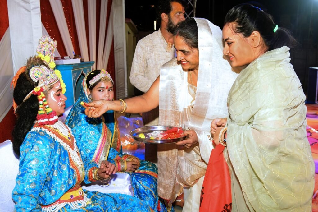 मेघनगर फुटतालाब में रासलीलाओं से सजी हनुमान जयंती महोत्सव की शुरुआत, आज मोंटी नटराजन प्रस्तुत करेंगे फूलों की होली 4 मेघनगर फुटतालाब में रासलीलाओं से सजी हनुमान जयंती महोत्सव की शुरुआत, आज मोंटी नटराजन प्रस्तुत करेंगे फूलों की होली | New India Times