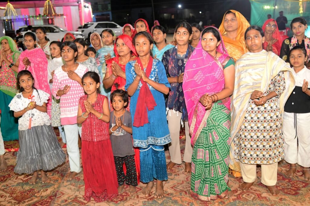 मेघनगर फुटतालाब में रासलीलाओं से सजी हनुमान जयंती महोत्सव की शुरुआत, आज मोंटी नटराजन प्रस्तुत करेंगे फूलों की होली 3 मेघनगर फुटतालाब में रासलीलाओं से सजी हनुमान जयंती महोत्सव की शुरुआत, आज मोंटी नटराजन प्रस्तुत करेंगे फूलों की होली | New India Times