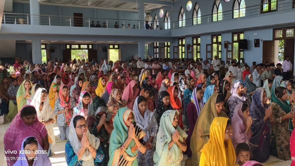 संत अर्नाल्ड चर्च मेघनगर में श्रद्धा और भक्ति के साथ मनाया गया खजूर रविवार पर्व | New India Times