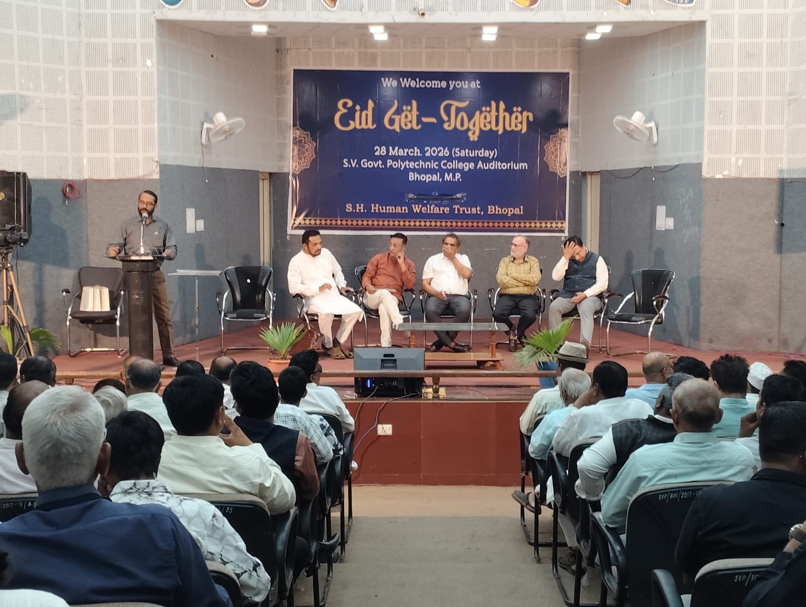 भोपाल में ईद मिलन समारोह: SH ह्युमन वेल्फेयर ट्रस्ट ने दिया भाईचारे और एकता का संदेश | New India Times