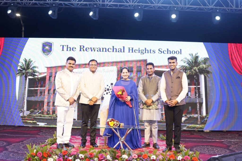 ‘संस्कारों से ही बनती है सफलता की नींव’ — जया किशोरी, रेवांचल हाइट्स स्कूल का भव्य उद्घाटन | New India Times