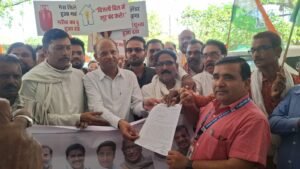दमोह में जनविरोधी नीतियों के खिलाफ कांग्रेस का प्रदर्शन, महंगाई और बिजली दरों को लेकर सौंपा ज्ञापन