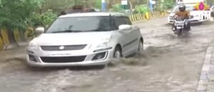 पुणे के बाणेर में तेज बारिश से जलभराव, सड़कों ने लिया नदी का रूप, यातायात प्रभावित