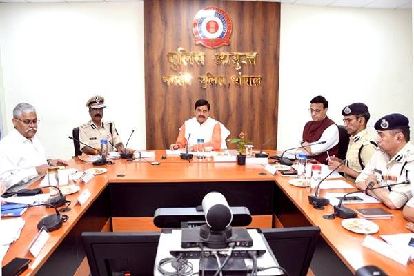 होलिका दहन को लेकर सख्ती, थानों का होगा औचक निरीक्षण, शांति भंग करने वालों पर होगी कड़ी कार्रवाई,<br>मुख्यमंत्री डॉ. मोहन यादव ने दिए निर्देश | New India Times