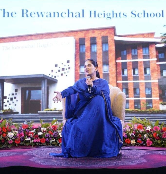 ‘संस्कारों से ही बनती है सफलता की नींव’ — जया किशोरी, रेवांचल हाइट्स स्कूल का भव्य उद्घाटन | New India Times