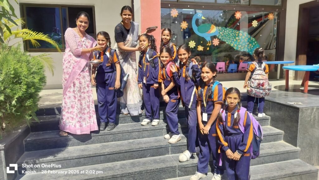 केशव विद्यापीठ में होली मिलन समारोह का किया गया आयोजन | New India Times