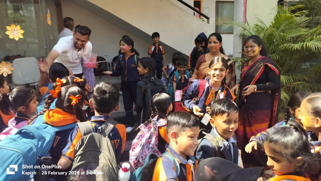 केशव विद्यापीठ में होली मिलन समारोह का किया गया आयोजन | New India Times