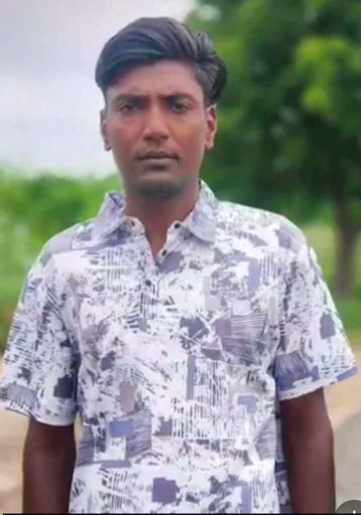 नागौर-राजस्थान के डेगाना के खींवताना निवासी दिलीप की ईरान-इजराइल जंग में मौत, तेल टैंकर पर मिसाइल हमला 2 नागौर-राजस्थान के डेगाना के खींवताना निवासी दिलीप की ईरान-इजराइल जंग में मौत, तेल टैंकर पर मिसाइल हमला | New India Times