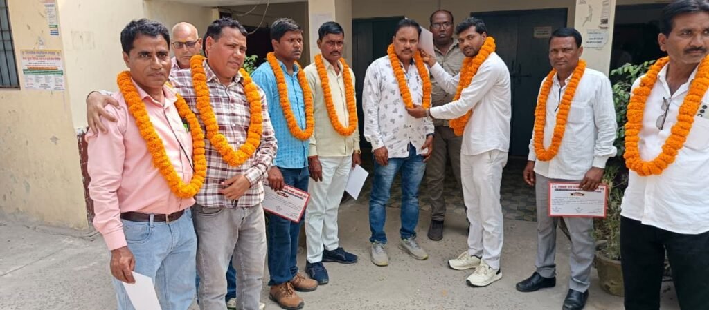 कैम्पियरगंज ब्लॉक में ग्रामीण सफाई कर्मचारी संघ का द्विवार्षिक चुनाव सम्पन्न, सभी पदाधिकारी निर्विरोध निर्वाचित | New India Times