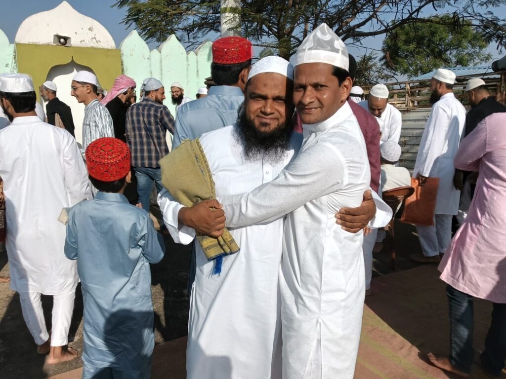 देशभर में हर्षोल्लास के साथ मनाई गई ईद उल फितर, अमन-चैन की मांगी गईं दुआएं | New India Times