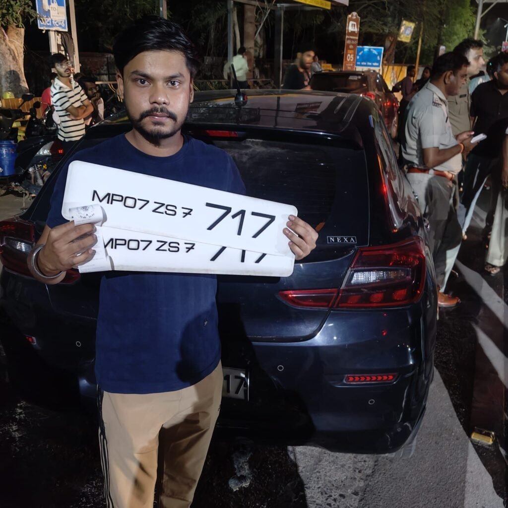 अलकापुरी तिराहा पर ट्रैफिक पुलिस का विशेष चेकिंग अभियान: नियम तोड़ने वालों पर सख्त कार्रवाई | New India Times