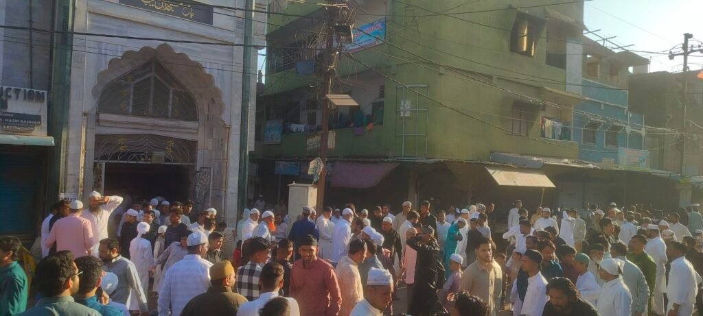 अगर इस मुल्क में सर उठा कर जीना है तो अपने बच्चों को दीन के साथ साथ दुनिया की भी दें तालीम:मौलाना मोहम्मद मुदस्सिर सल्फ़ी 2 अगर इस मुल्क में सर उठा कर जीना है तो अपने बच्चों को दीन के साथ साथ दुनिया की भी दें तालीम:मौलाना मोहम्मद मुदस्सिर सल्फ़ी | New India Times