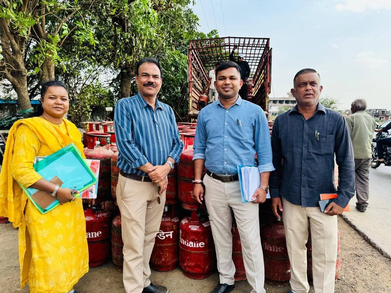 भोपाल में गैस सिलेंडर घोटाला:सैनी इंडियन गैस एजेंसी के 27 सिलेंडर जांच में पाए गए कम भरे | New India Times