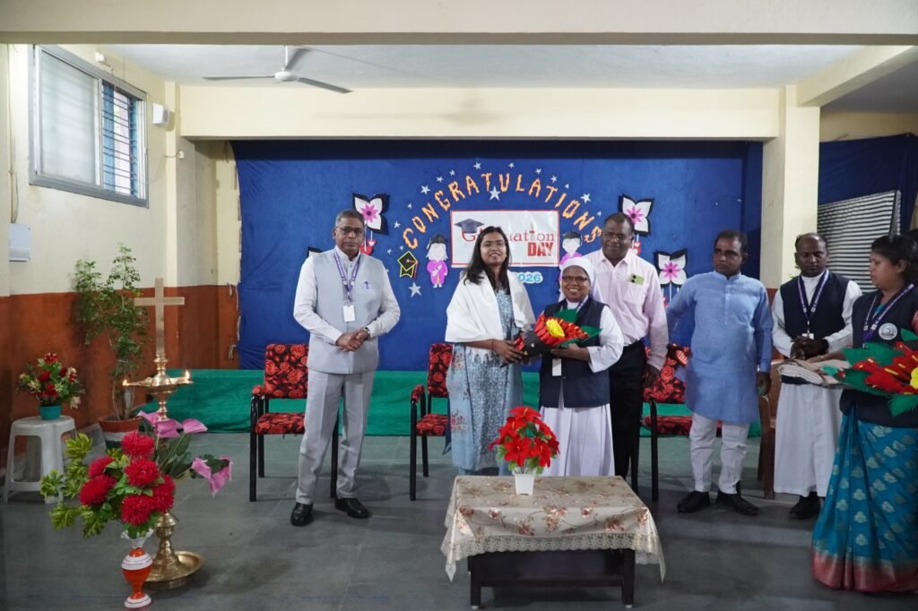 मेघनगर के सेंट अर्नोल्ड स्कूल में यूकेजी बच्चों का भव्य ग्रेजुएशन डे समारोह संपन्न | New India Times