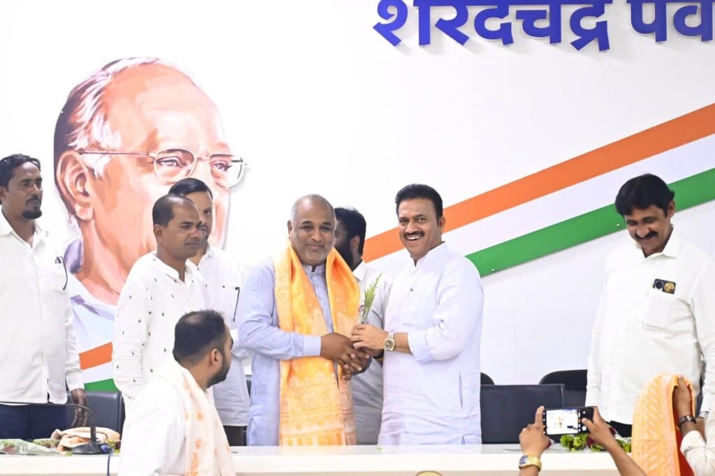 मुंढे के सचिव बनते सोशल मीडिया पर ट्रेंड कर रहा देवेंद्र फडणवीस का बयान : जलगांव में बारिश से सात हजार एकड़ खेती बर्बाद | New India Times