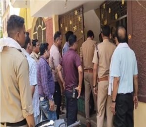 रिटायर्ड सरकारी वकील दंपति की संदिग्ध मौत, गुना में सनसनी | New India Times