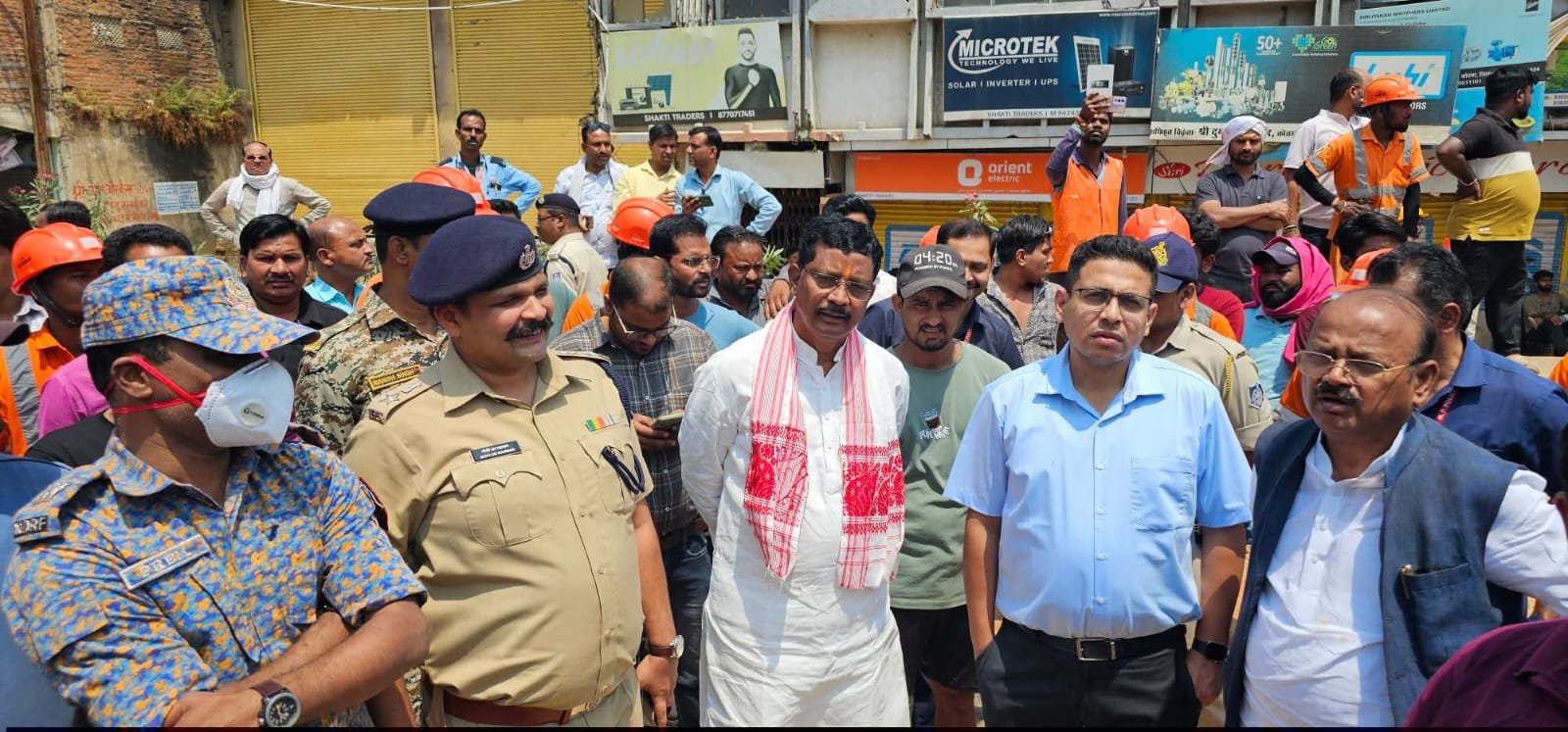 कोतमा में दर्दनाक हादसा: बहुमंजिला होटल ढहा, 3 की मौत, कई घायल | New India Times