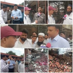 शाहजहांपुर की रोजा मंडी में देर रात भीषण आग, 18 व्यापारियों का लाखों का नुकसान