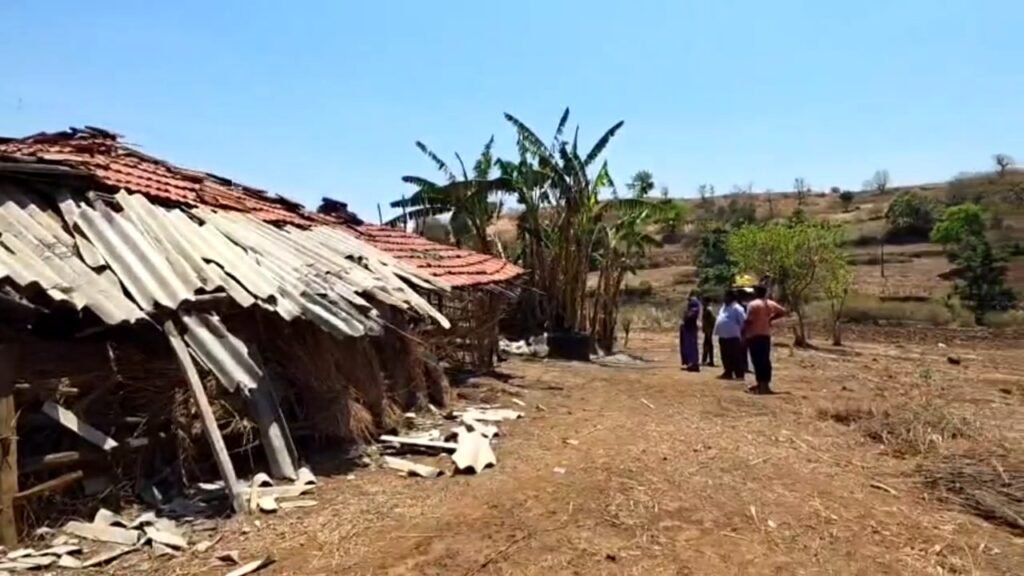 बुजुर्ग दंपत्ति पर जानलेवा हमला कर घर व मोटरसाइकिल में आग लगाने वाले आरोपी सहित दो नाबालिग 24 घंटे में गिरफ्तार | New India Times