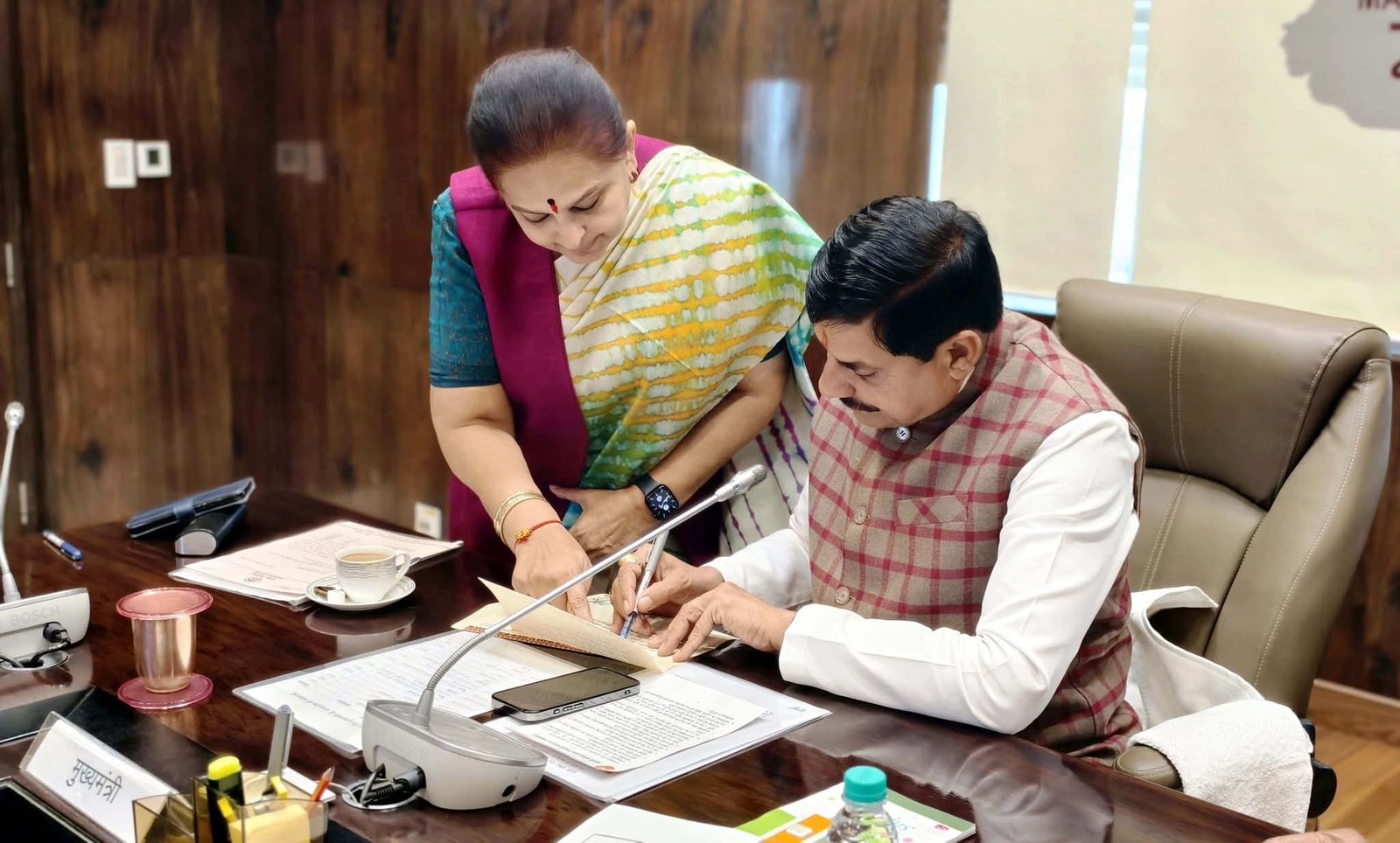 आंधी-तूफान से फसल नुकसान पर विधायक अर्चना चिटनिस ने मुख्यमंत्री से की मुलाकात, किसानों को राहत दिलाने की उठाई मांग 1 आंधी-तूफान से फसल नुकसान पर विधायक अर्चना चिटनिस ने मुख्यमंत्री से की मुलाकात, किसानों को राहत दिलाने की उठाई मांग | New India Times