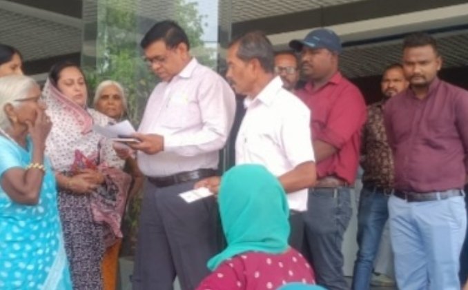 भोपाल में महीनों से रुकी वृद्ध, विधवा और दिव्यांग पेंशन; पार्षद की चेतावनी के बाद प्रशासन में हलचल | New India Times