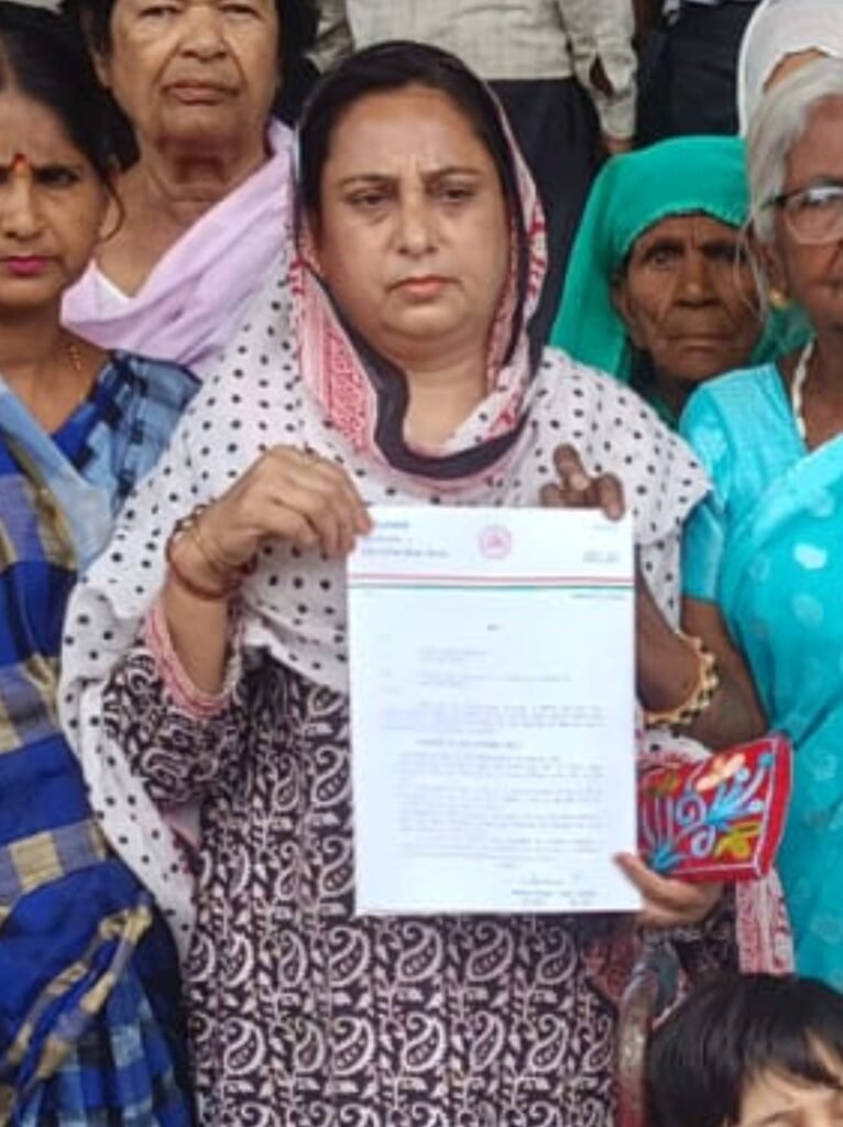 भोपाल में महीनों से रुकी वृद्ध, विधवा और दिव्यांग पेंशन; पार्षद की चेतावनी के बाद प्रशासन में हलचल | New India Times