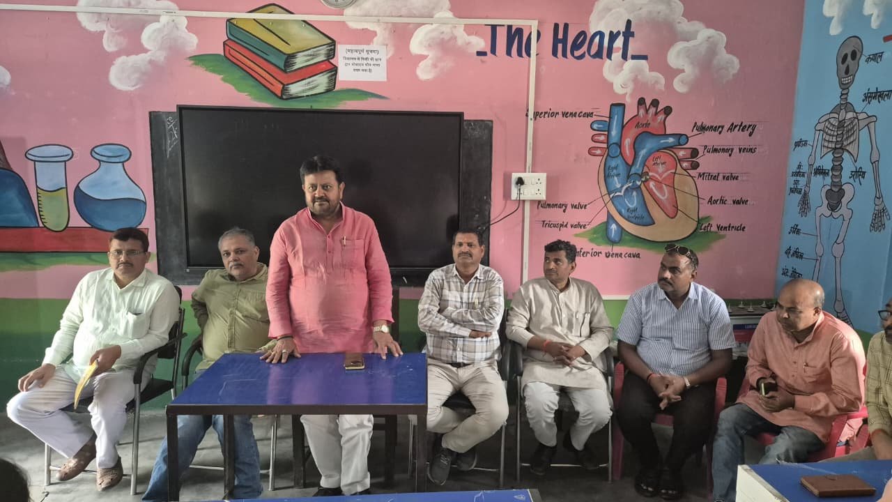 TET के विरोध में 13 अप्रैल को गोरखपुर में शिक्षक निकालेंगे मशाल जुलूस, जिला मुख्यालय पर होगा प्रदर्शन | New India Times