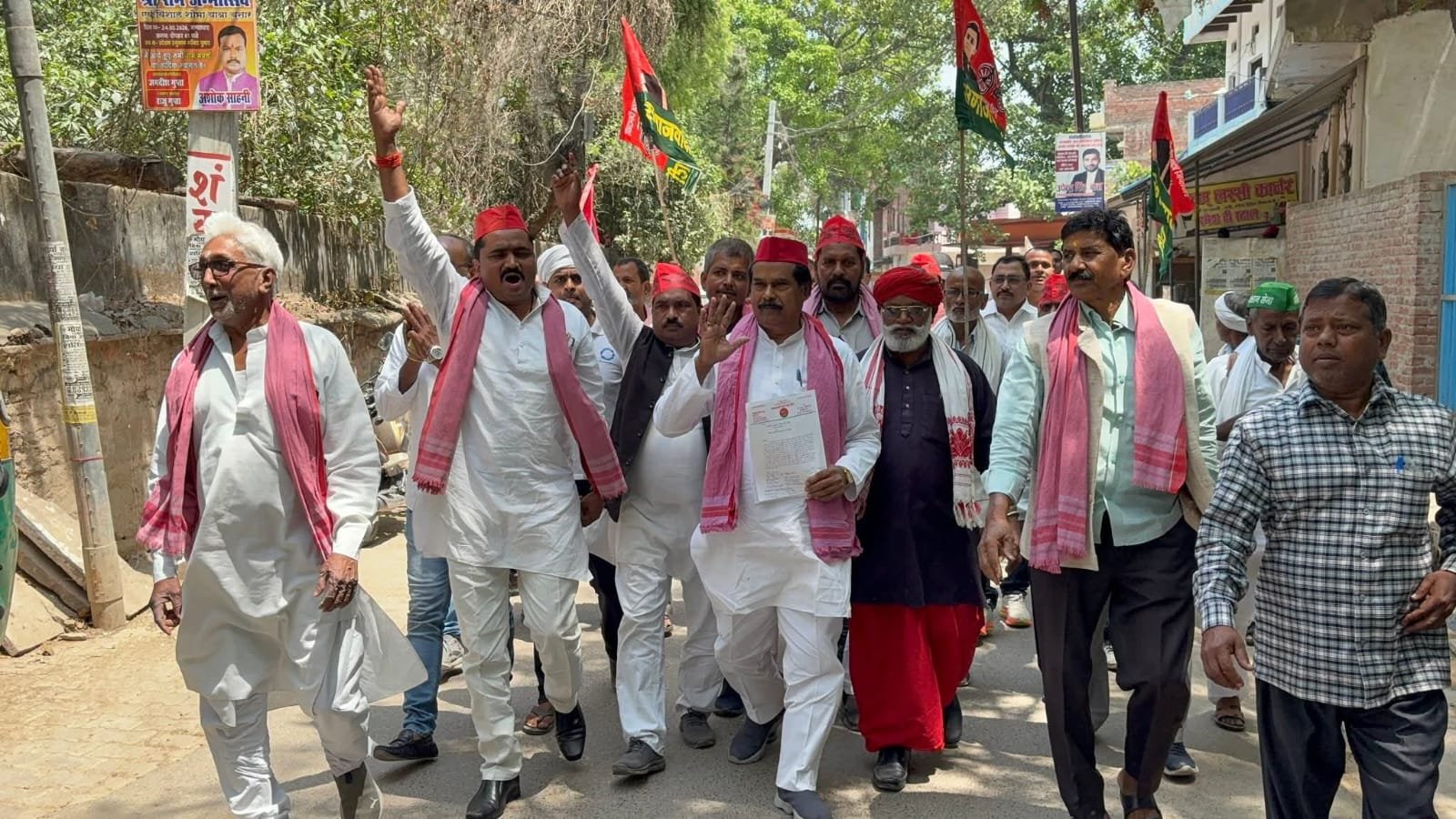 चुनार पोस्टमार्टम हाउस पर वर्षों से लटका ताला, सपा नेताओं के नेतृत्व में जनता का फूटा आक्रोश | New India Times