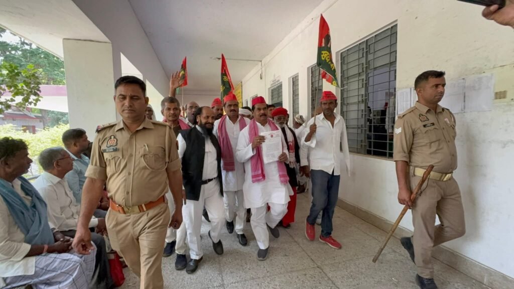 चुनार पोस्टमार्टम हाउस पर वर्षों से लटका ताला, सपा नेताओं के नेतृत्व में जनता का फूटा आक्रोश | New India Times